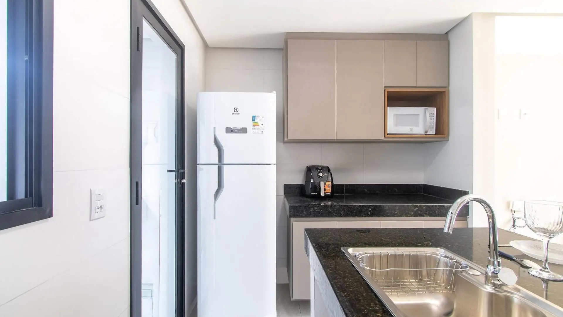 Apartamentos Com Piscina A 700M Da Praia De Taperapuan Nvm Porto Seguro Brasil