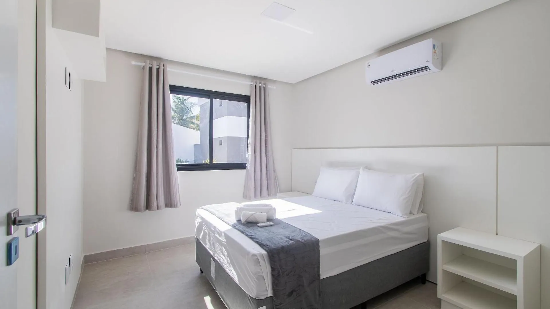 Apartamentos Com Piscina A 700M Da Praia De Taperapuan Nvm Porto Seguro Brasil