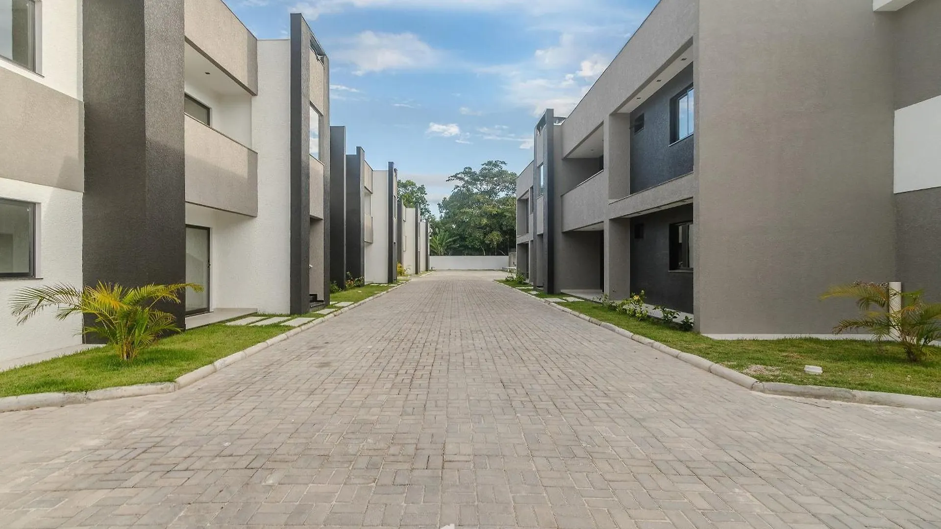 Apartamentos Com Piscina A 700M Da Praia De Taperapuan Nvm Porto Seguro 0*,  Brasil